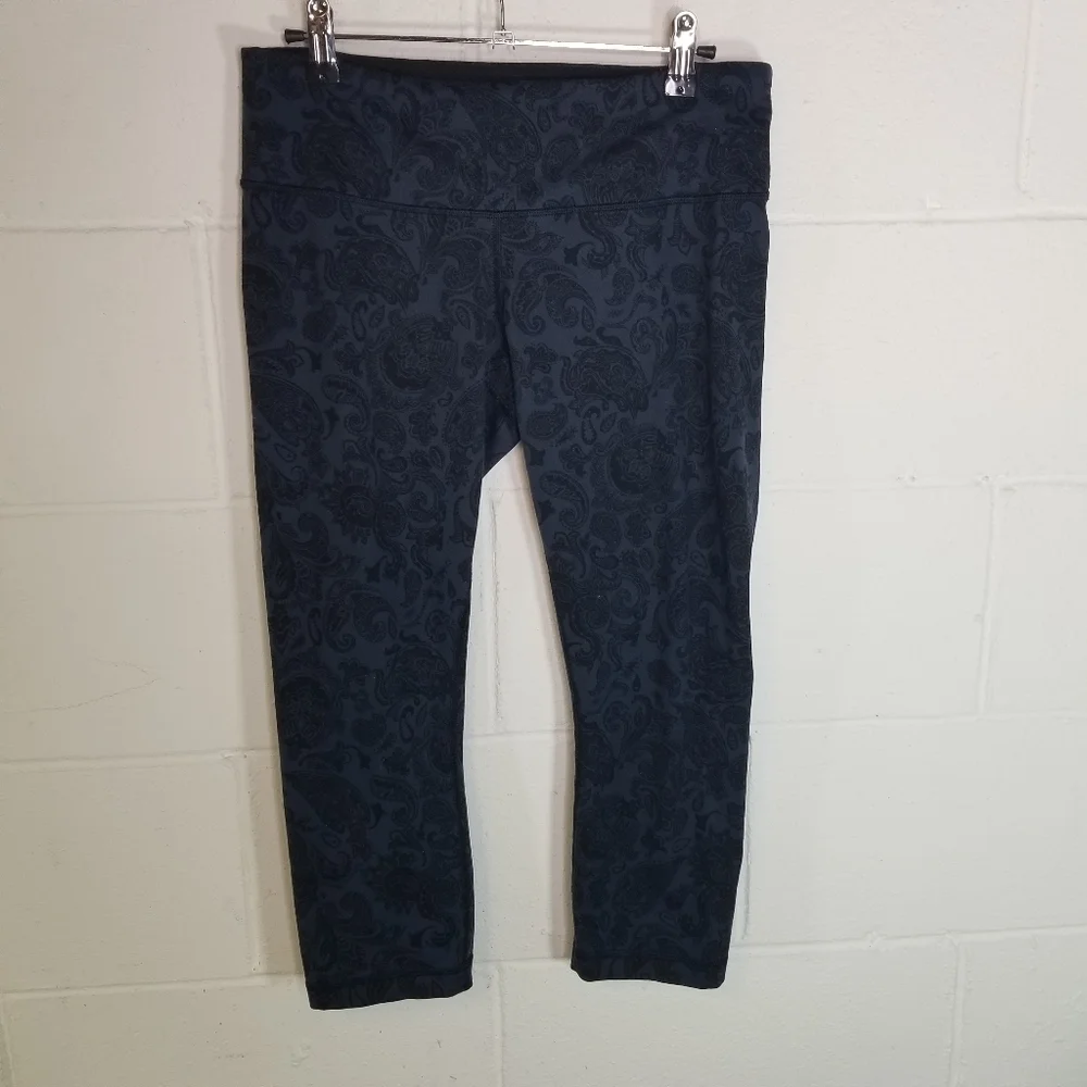 Lululemon Wunder Under blue black paisley crop leggings